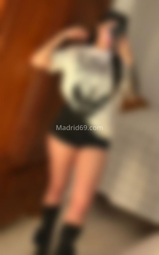 Andrea, colombiana 21 años. 642211952. Citas en MADRID, MADRID. www.madrid69.com.
