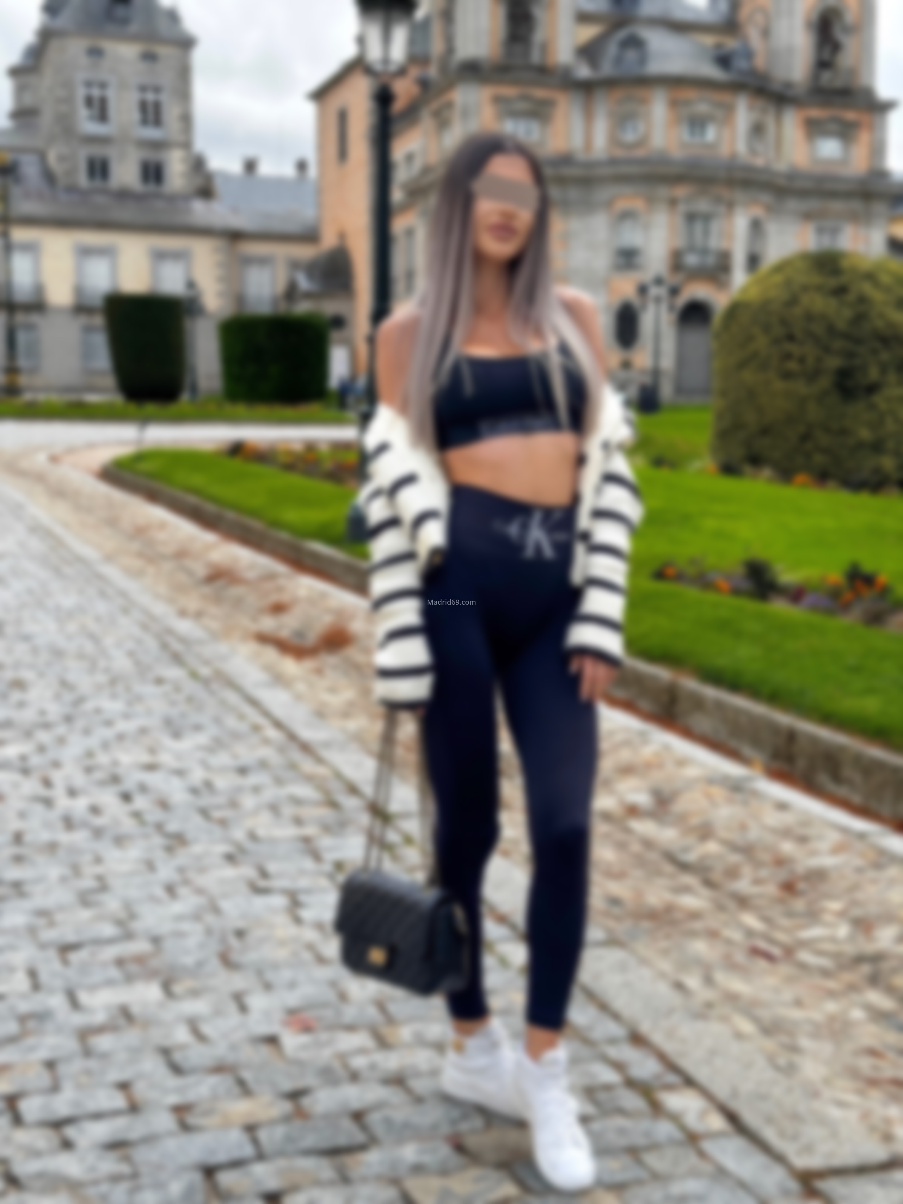 Laura, señorita italiana de 27 años . 602510823. Citas en MADRID, MADRID. www.madrid69.com.