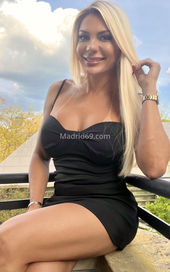 Amanda Lear, mujer trans. 685072699. Citas en MADRID, MADRID. www.madrid69.com.