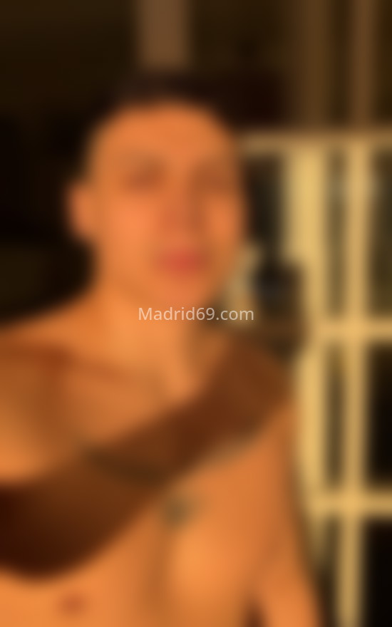 Daniel, colombiano  de 23 años. 688753947. Citas en MADRID, MADRID. www.madrid69.com.