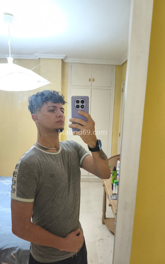 Andy, joven colombiano. 678532891. Citas en MADRID, MADRID. www.madrid69.com.