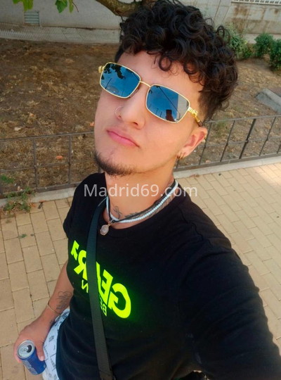 Andy, joven colombiano. 678532891. Citas en MADRID, MADRID. www.madrid69.com.