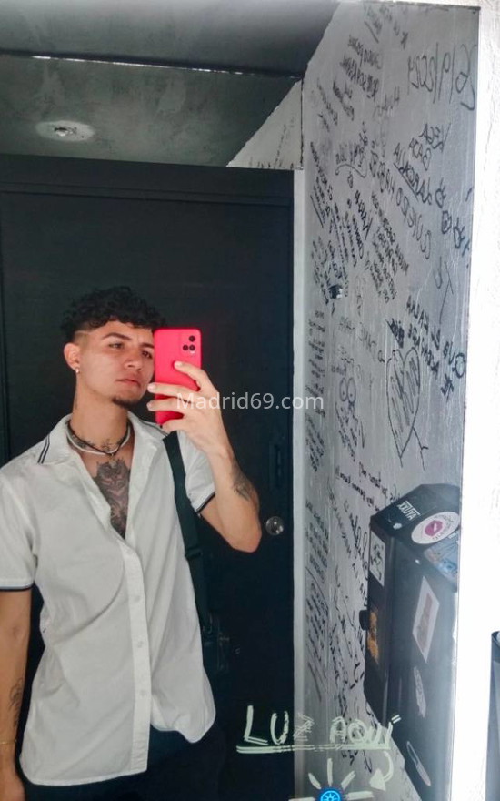 Andy, joven colombiano. 678532891. Citas en MADRID, MADRID. www.madrid69.com.