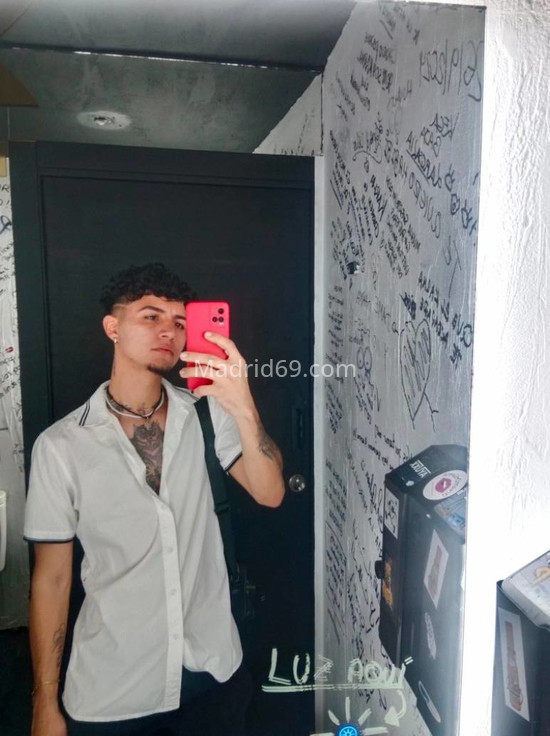 Andy, joven colombiano. 678532891. Citas en MADRID, MADRID. www.madrid69.com.