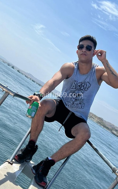 Jean Coks, joven latino. 627024572. Citas en MADRID, MADRID. www.madrid69.com.