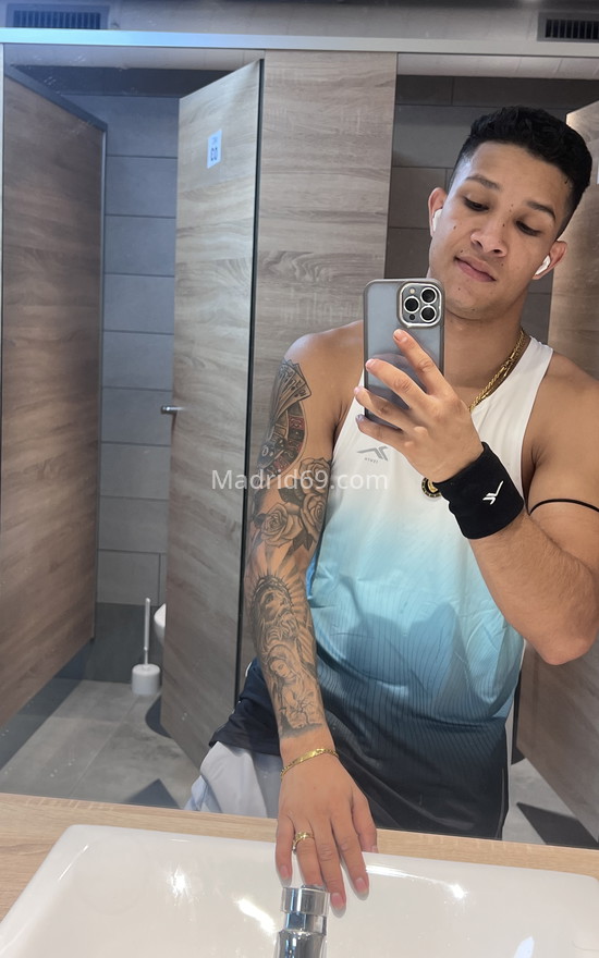 Jean Coks, joven latino. 627024572. Citas en MADRID, MADRID. www.madrid69.com.