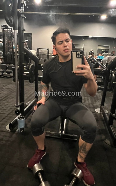 Andrew, latino atractivo . 695918947. Citas en MADRID, MADRID. www.madrid69.com.