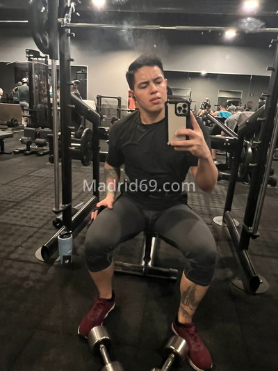 Andrew, latino atractivo . 695918947. Citas en MADRID, MADRID. www.madrid69.com.