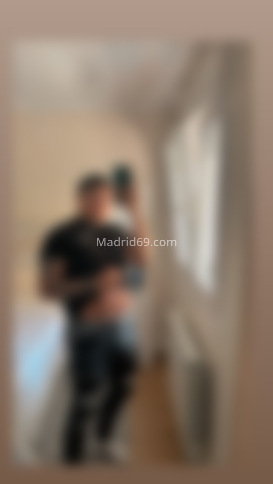 Chico latino, poco tiempo en la ciudad . 692540858. Citas en MADRID, MADRID. www.madrid69.com.