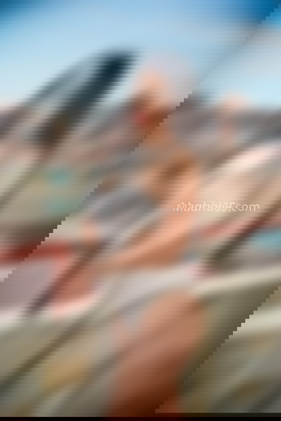 Esmeralda, joven estudiante  . 637533069. Citas en MADRID, MADRID. www.madrid69.com.