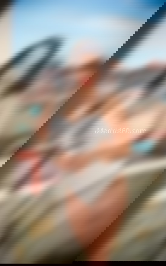 Esmeralda, joven estudiante  . 637533069. Citas en MADRID, MADRID. www.madrid69.com.