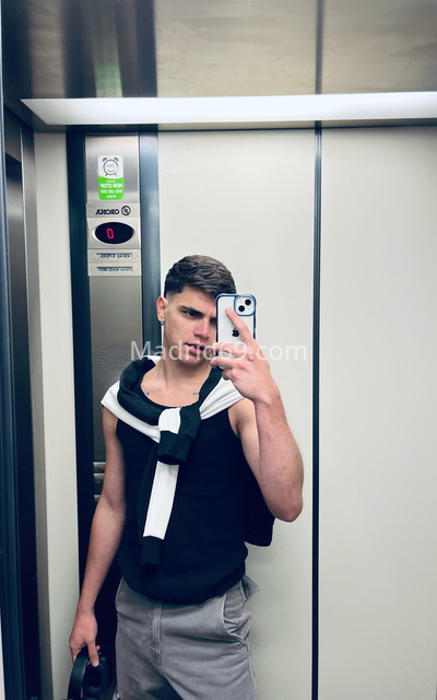 Sebas, latino simpático y divertido . 624931290. Citas en MADRID, MADRID. www.madrid69.com.