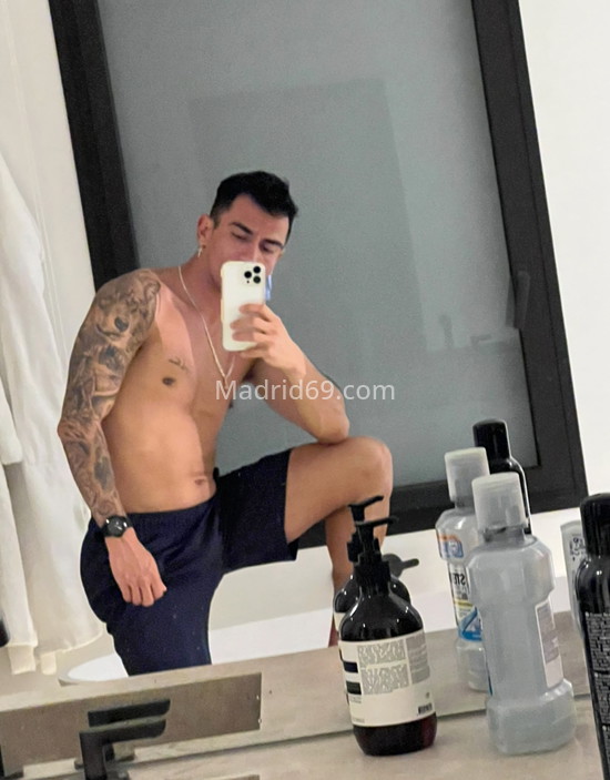 Nikolas, colombiano fiestero. 617931445. Citas en MADRID, MADRID. www.madrid69.com.
