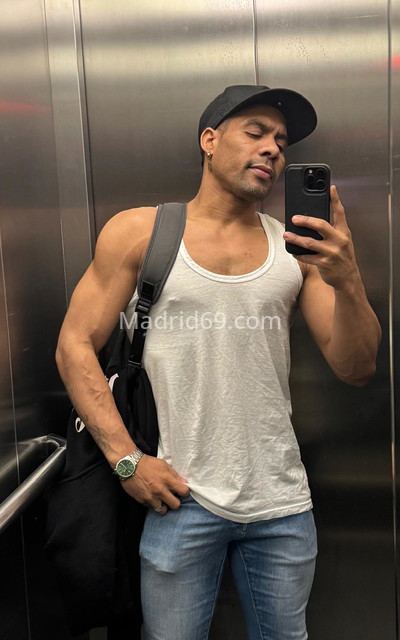 Aron, venezolano. 677357049. Citas en MADRID, MADRID. www.madrid69.com.