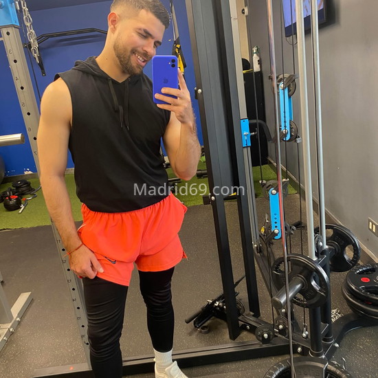 Victor, joven de Venezuela . 677128804. Citas en MADRID, MADRID. www.madrid69.com.