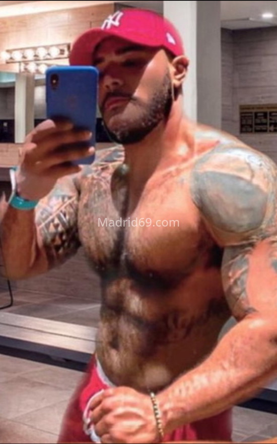 Alex, guapete, tatuado y musculado . 614383824. Citas en MADRID, MADRID. www.madrid69.com.