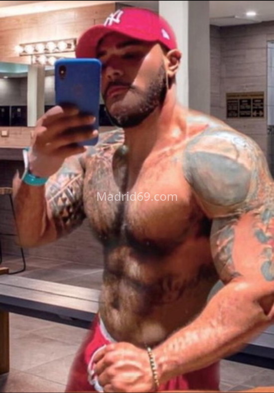 Alex, guapete, tatuado y musculado . 614383824. Citas en MADRID, MADRID. www.madrid69.com.