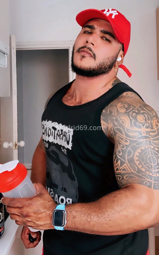 Alex, guapete, tatuado y musculado . 614383824. Citas en MADRID, MADRID. www.madrid69.com.